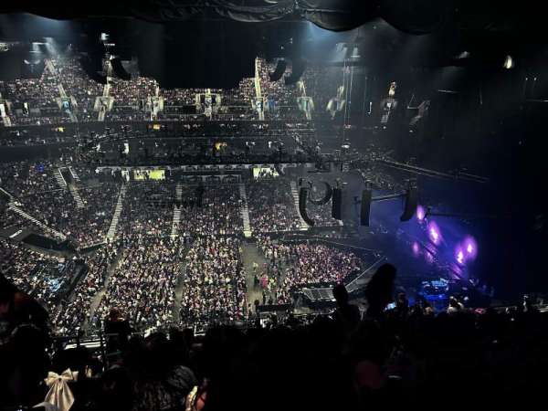 Spectrum Center, bloc: 225, rangée: S, place: 20