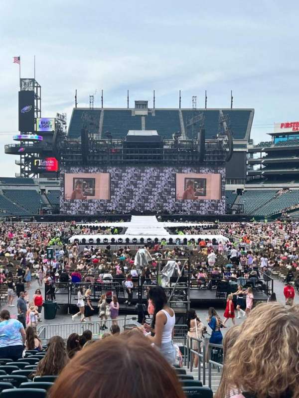 Lincoln Financial Field, bloc: 110, rangée: 19, place: 2