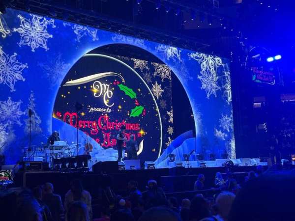 Xfinity Mobile Arena, bloc: 124, rangée: 3, place: 13