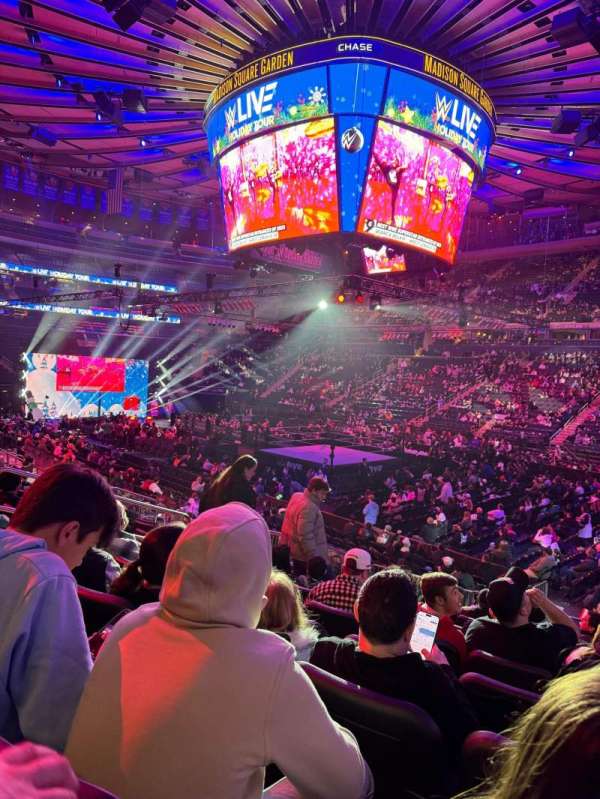 Madison Square Garden, bloc: 119, rangée: 12, place: 9