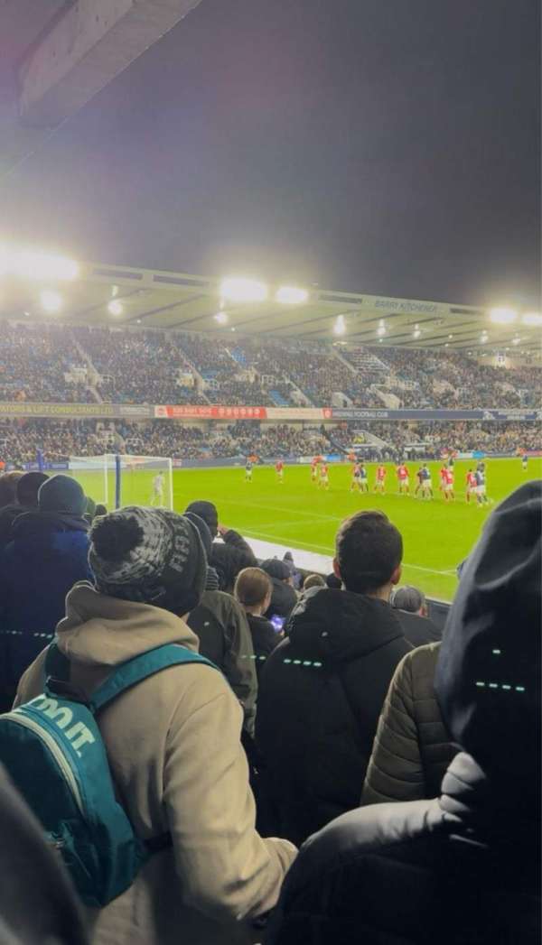 The Den, bloc: Block 40, rangée: L, place: 155