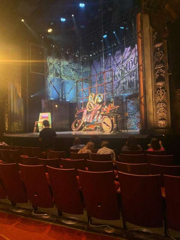 Stephen Sondheim Theatre, bloc: Orchestra R, rangée: G, place: 16