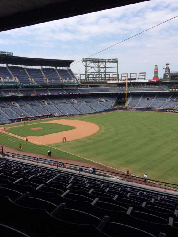 Turner Field, bloc: 323, rangée: 9, place: 104