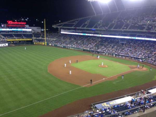 Kauffman Stadium, bloc: 405, rangée: D, place: 8