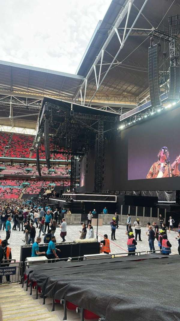 Wembley Stadium, bloc: 141, rangée: 13, place: 223