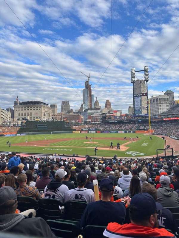 Comerica Park, bloc: 130, rangée: 33, place: 3