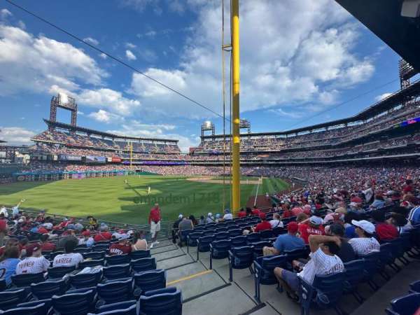 Citizens Bank Park, bloc: 141, rangée: SRO