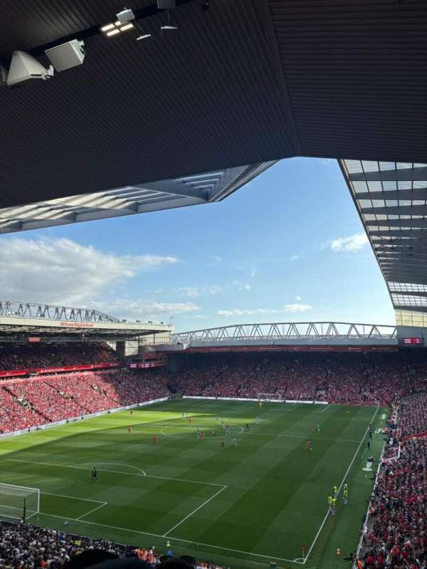 Anfield, bloc: AU7, rangée: 16, place: 202