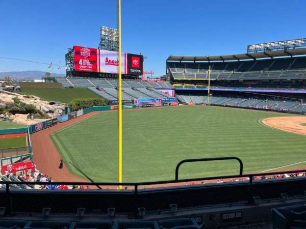 Angel Stadium, bloc: 305, rangée: D, place: 13