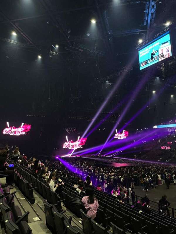 Accor Arena, bloc: Gradin P, rangée: 14, place: 31