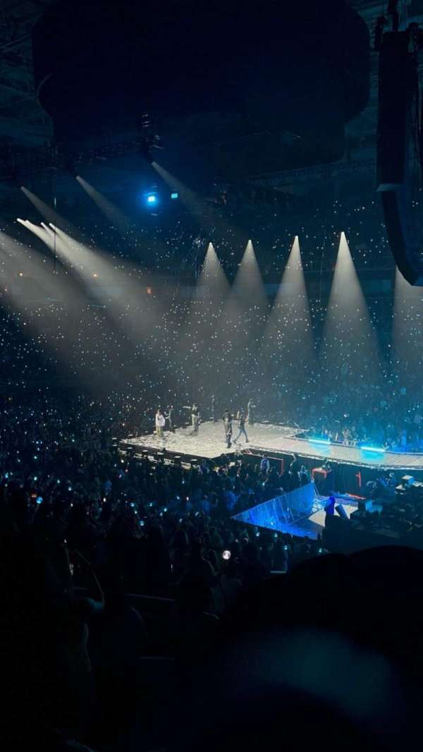 SAP Center, bloc: 127, rangée: 22, place: 11-12