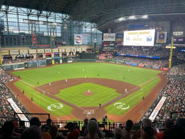 Daikin Park, bloc: 319, rangée: 7, place: 5