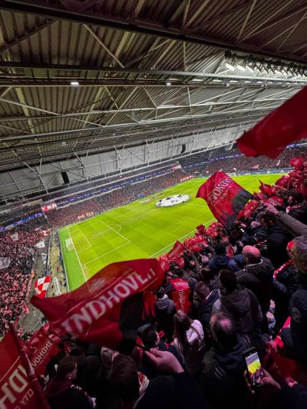 Philips Stadion, bloc: TT, rangée: 39, place: 10