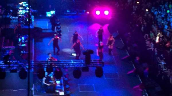 SM Mall of Asia Arena, bloc: 406, rangée: A, place: 9