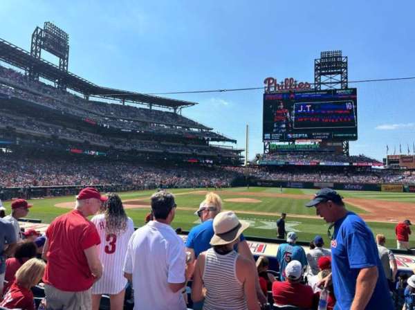 Citizens Bank Park, bloc: 117, rangée: 10, place: 1