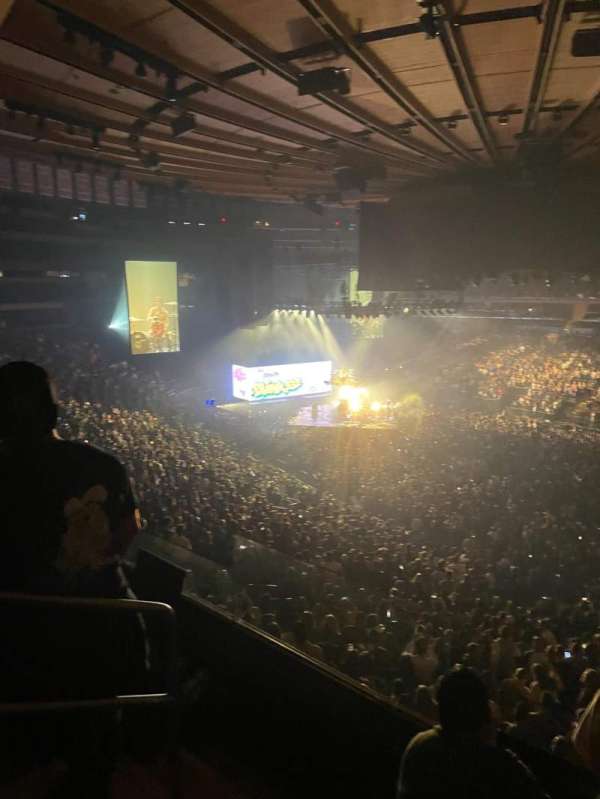 Madison Square Garden, bloc: 227, rangée: 3, place: 3