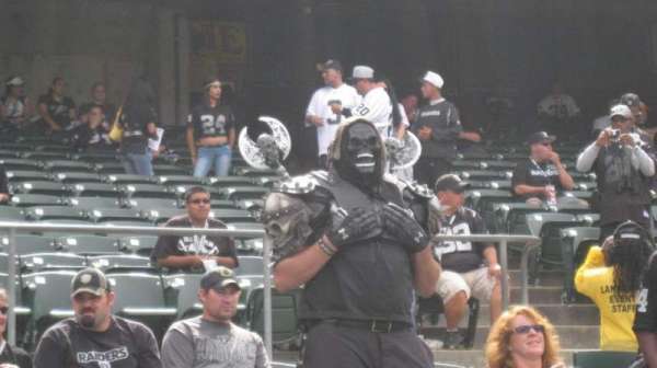 Oakland Coliseum, bloc: 105, rangée: 8, place: 5
