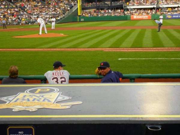 PNC Park, bloc: 10, rangée: J, place: 9, 10