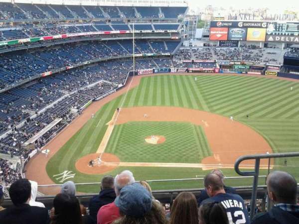Yankee Stadium, bloc: 417, rangée: 5, place: 3