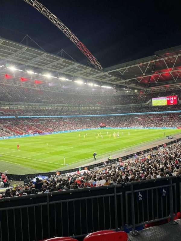 Wembley Stadium, bloc: 128, rangée: 31, place: 171