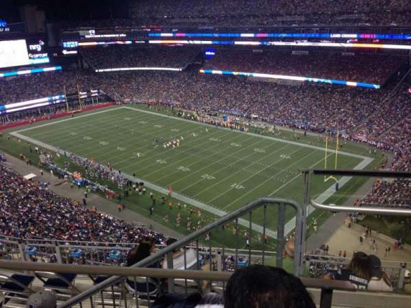 Gillette Stadium, bloc: 302, rangée: 9, place: 19