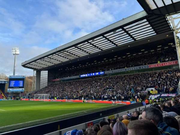 Ewood Park, bloc: W02, rangée: 9, place: 71