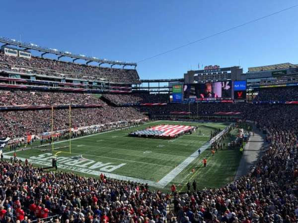 Gillette Stadium, bloc: 240, rangée: 1, place: 6