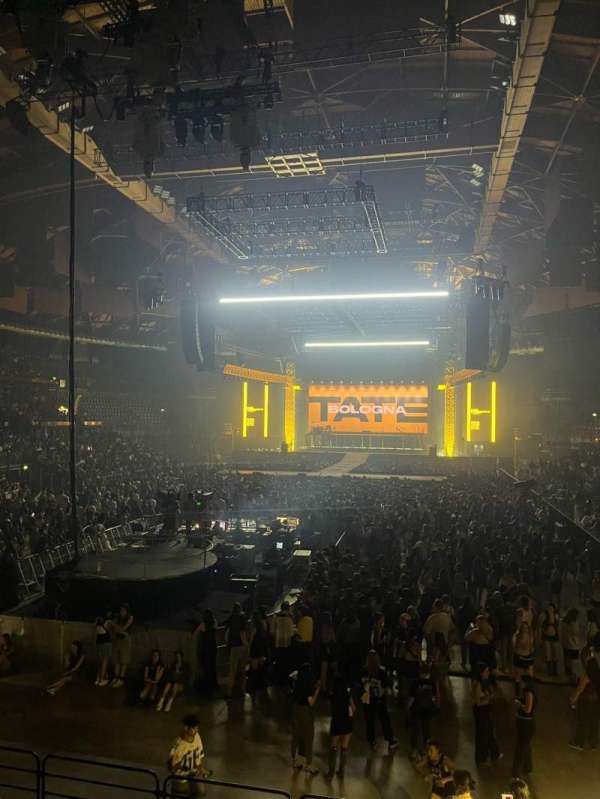 Unipol Arena, bloc: Gradinata Frontale Vip, rangée: 1, place: 17