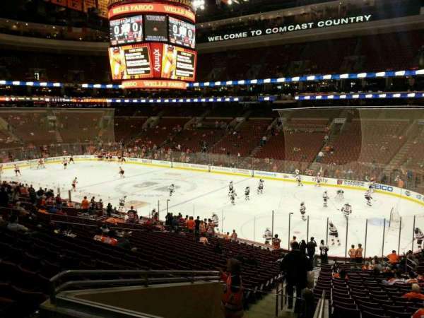 Xfinity Mobile Arena, bloc: CB4, rangée: 3, place: 1