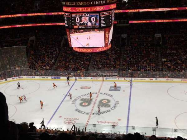 Xfinity Mobile Arena, bloc: 202, rangée: 15, place: 9
