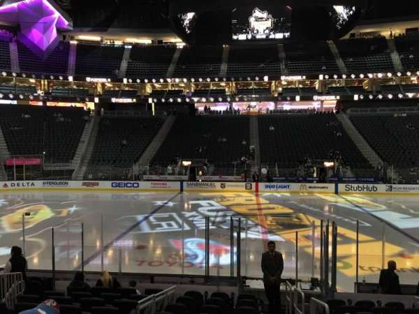 T-Mobile Arena, bloc: 15, rangée: H, place: 22