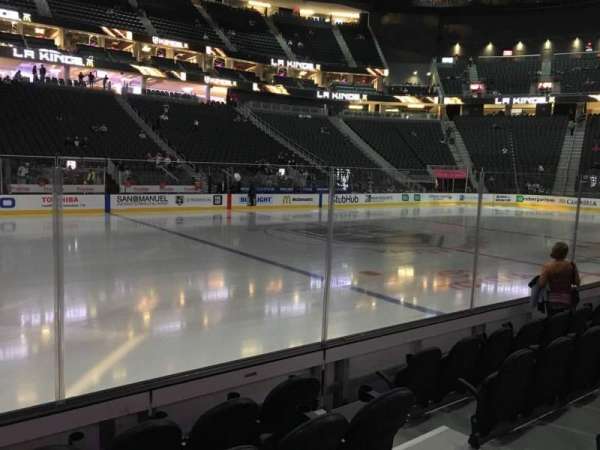 T-Mobile Arena, bloc: 14, rangée: A, place: 7