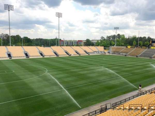 Fifth Third Bank Stadium, bloc: 102 Outdoor Bay Suite, rangée: 1