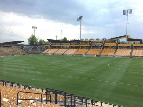 Fifth Third Bank Stadium, bloc: 129, rangée: R, place: 10