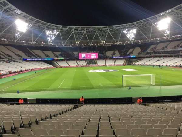 London Stadium, bloc: 147, rangée: 22