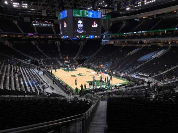 Fiserv Forum, bloc: 102, rangée: 28, place: 26