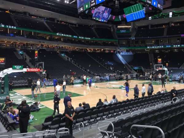 Fiserv Forum, bloc: 108, rangée: 6, place: 5