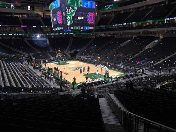 Fiserv Forum, bloc: 114, rangée: 27, place: 1