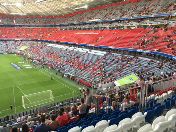 Allianz Arena, bloc: 242, rangée: 13, place: 18