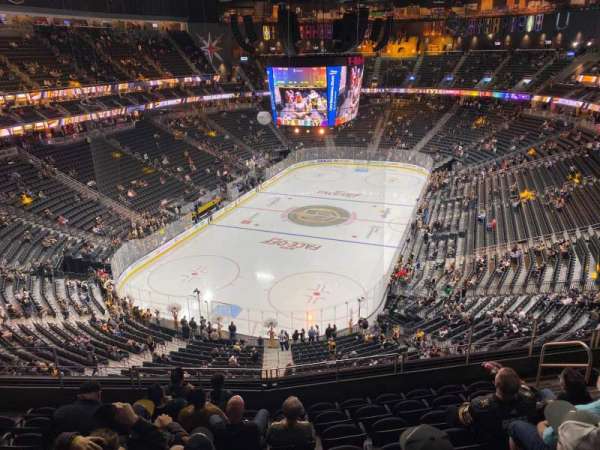 T-Mobile Arena, bloc: 216, rangée: H, place: 9