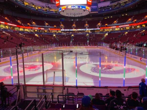 Rogers Arena, bloc: 122, rangée: 9, place: 105