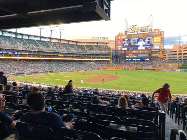 Comerica Park, bloc: 117b, rangée: H, place: 1