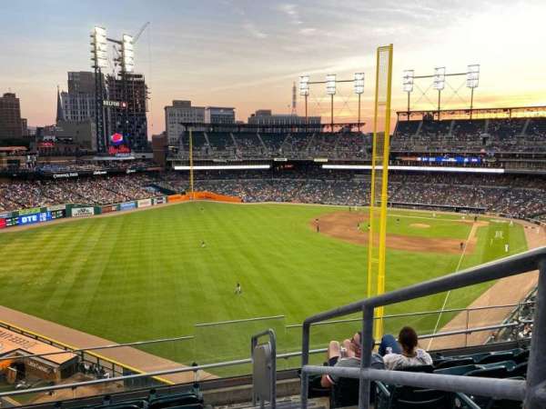 Comerica Park, bloc: 346, rangée: F, place: 1