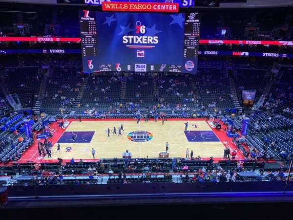 Xfinity Mobile Arena, bloc: 201, rangée: 3, place: 5