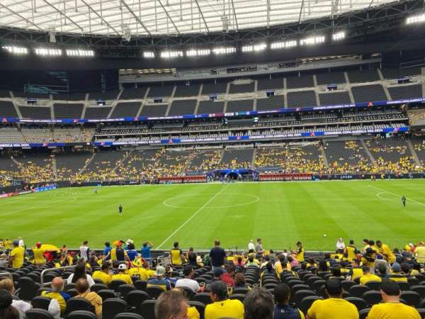Allegiant Stadium, bloc: C111, rangée: 28, place: 12