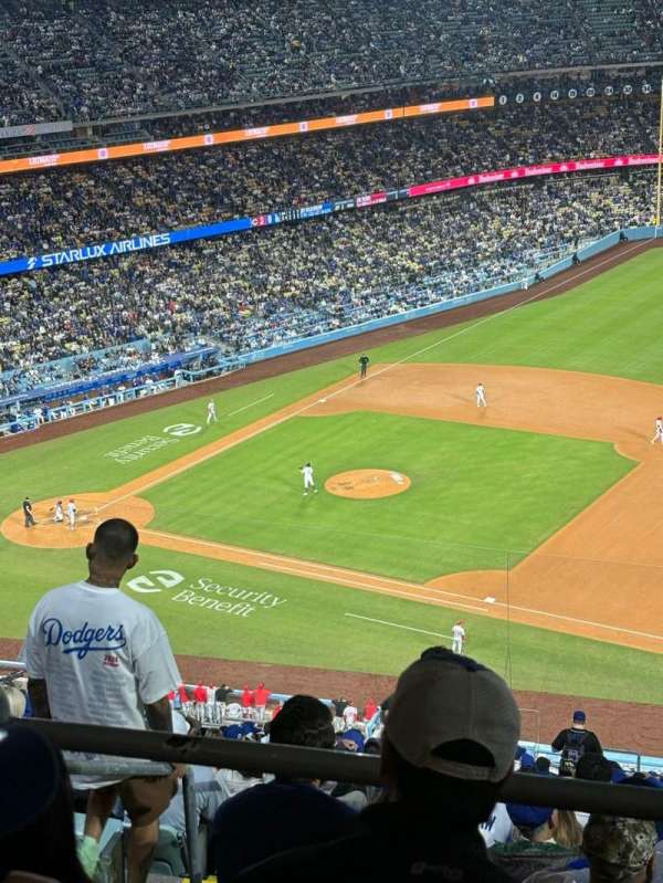 Dodger Stadium, bloc: 22RS, rangée: CC, place: 16