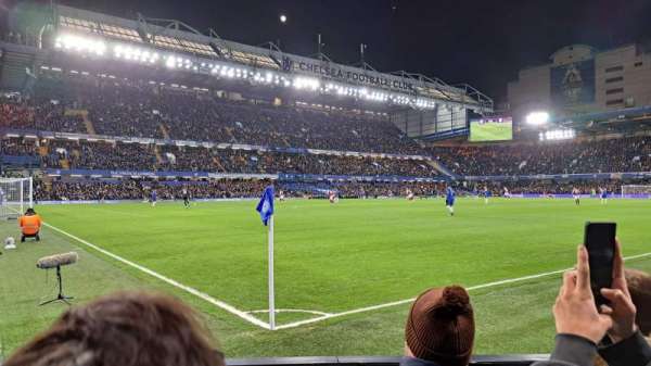 Stamford Bridge, bloc: Matthew Harding Lower 8, rangée: C, place: 336