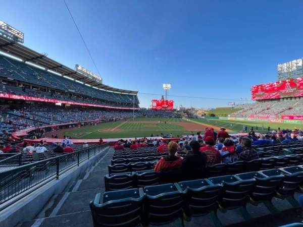 Angel Stadium, bloc: 123, rangée: Z, place: 1