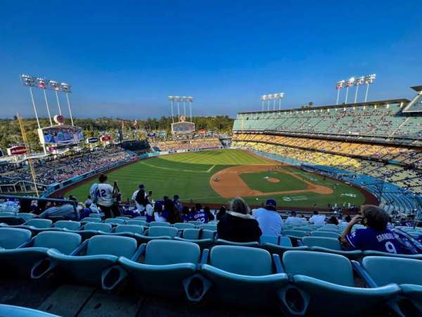 Dodger Stadium, bloc: 23RS, rangée: U, place: 16