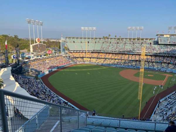Dodger Stadium, bloc: 61RS, rangée: HH, place: 10